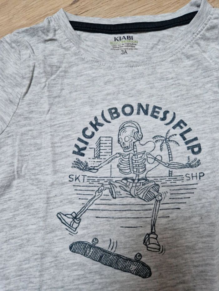 T-shirt squelette - photo numéro 2