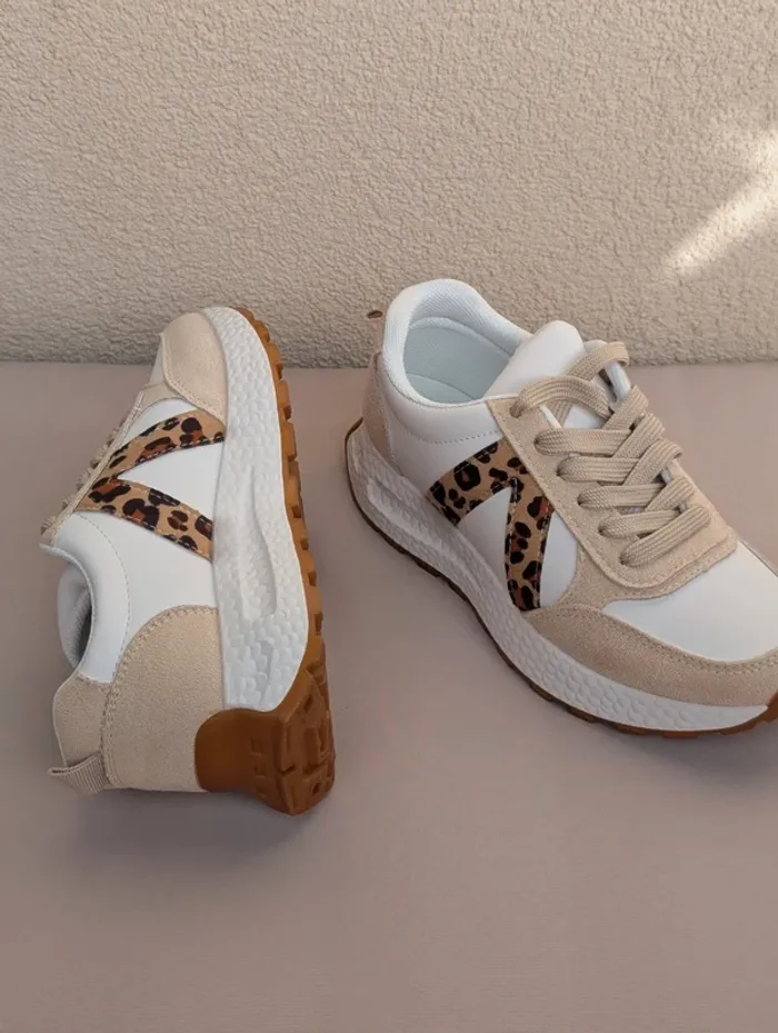 Basket chaussures femme fille Taille 36 style léopard Neuves