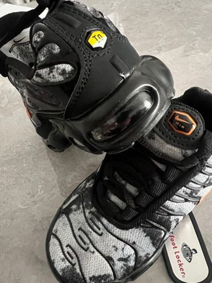 NIKE TN MILITAIRE GRIS ORANGE 28 - photo numéro 7