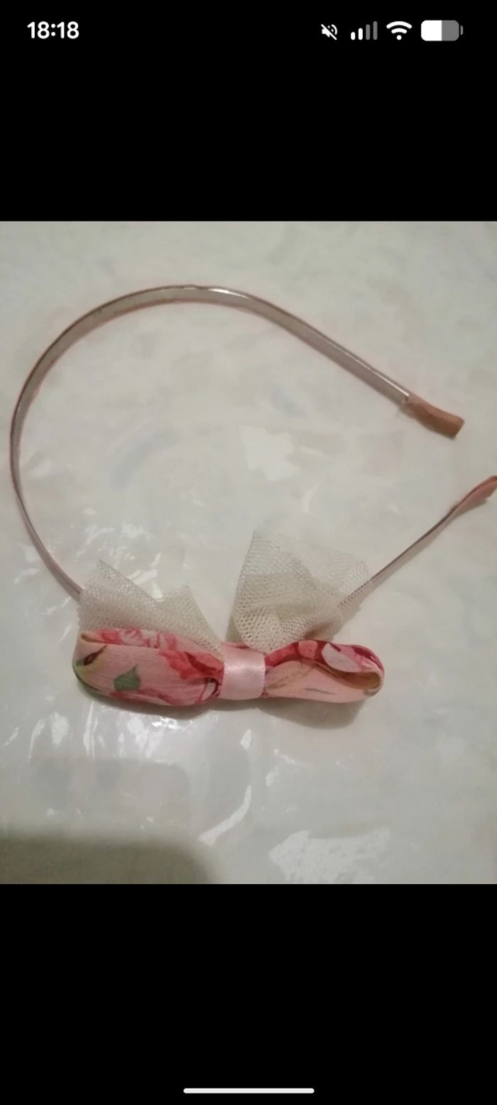 Beau serre-tête nœud papillon rose. - photo numéro 2