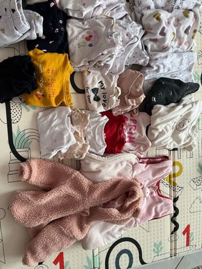 Lot vêtements bébé fille - photo numéro 3