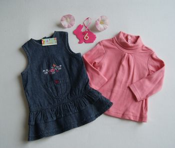 Robe  NEUVE + Pull NEUF /  à Offrir  / avec étiquette / 6 Mois