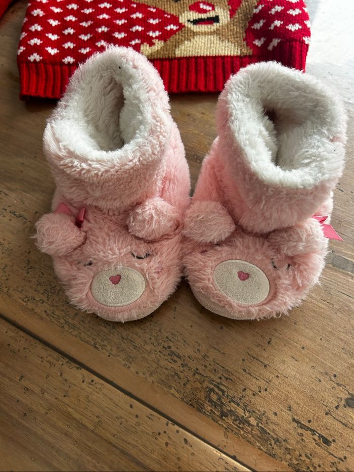 Pull de Noël et chaussons - photo numéro 2