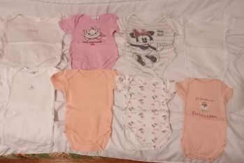 Lot bodies MC fille 3 mois 