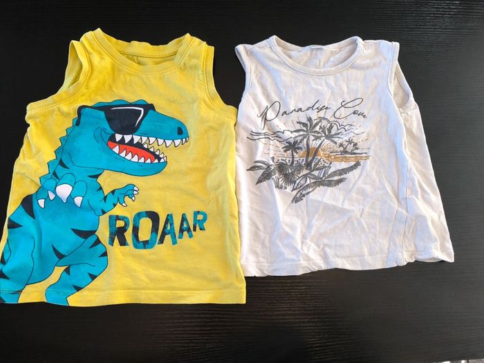 Lot 2 t-shirts sans manche/ chemisettes