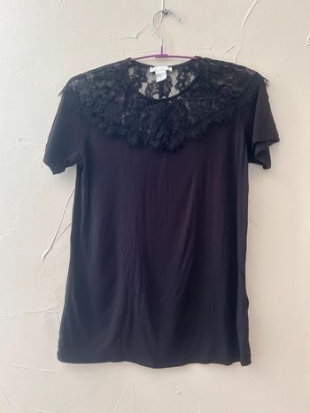 Femme 👩🏻 Tshirt noir manches courtes a dentelle - H&M taille XS/34
