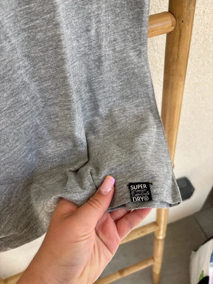 t-shirt gris superdry taille 38 - photo numéro 2