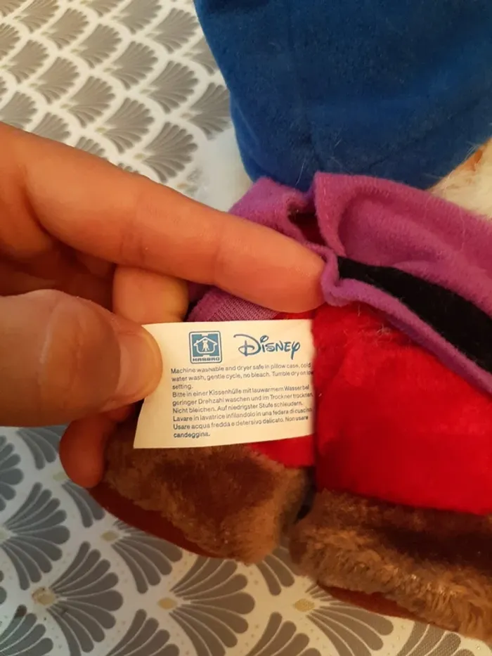 Peluche Blanche-Neige et les sept nains Disney Hasbro - photo numéro 4