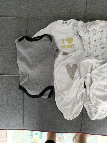 Lot 7 bodies manches longues 3 mois