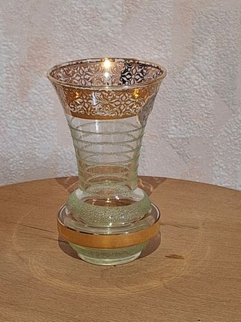 Petit vase granité en verre