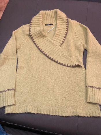 Joli pull taille 3