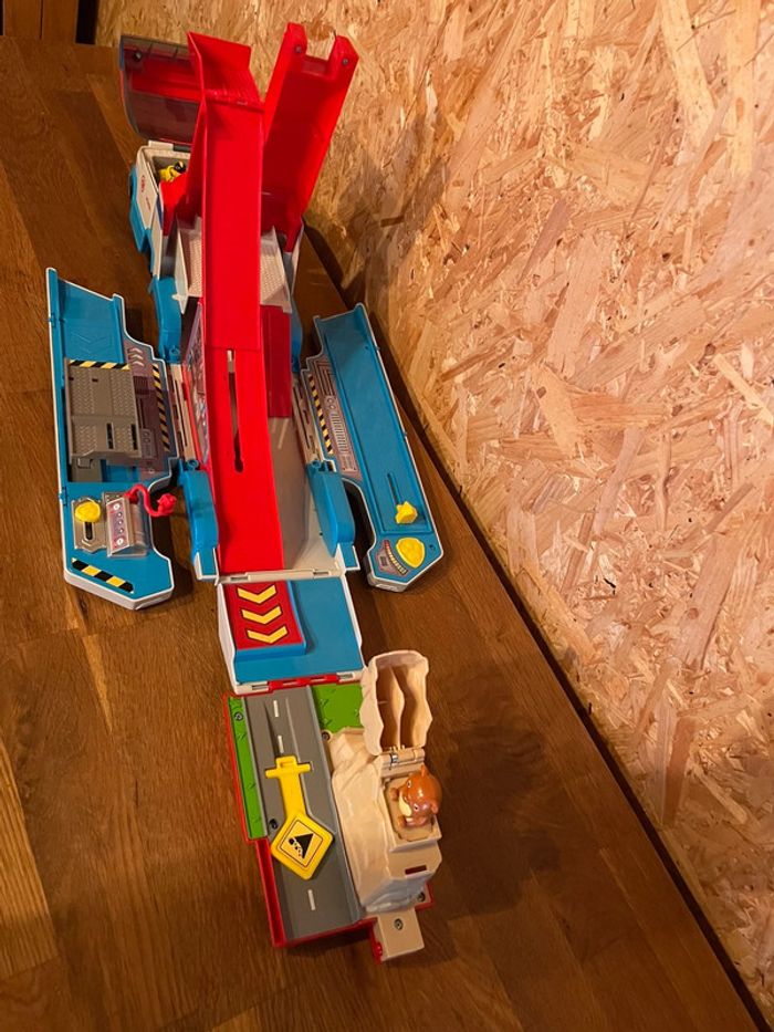 Idée cadeau 🎁 Camion Pat Patrouilleur 2 en 1 True Métal de la Pat Patrouille avec 3 véhicules - photo numéro 13