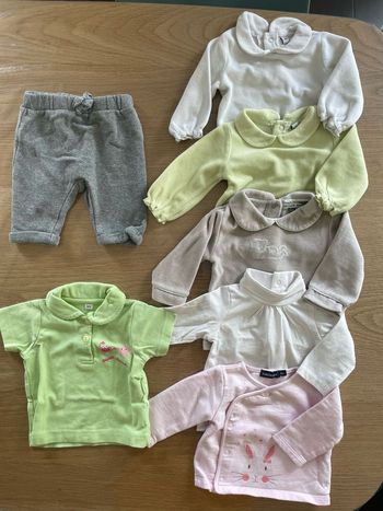 Lot de 5 hauts + 1 pantalon + 1 gilet