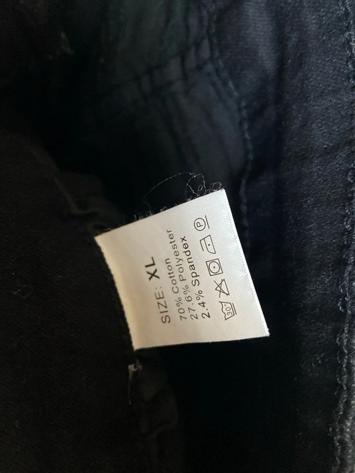 Jeans noir neuf - photo numéro 4