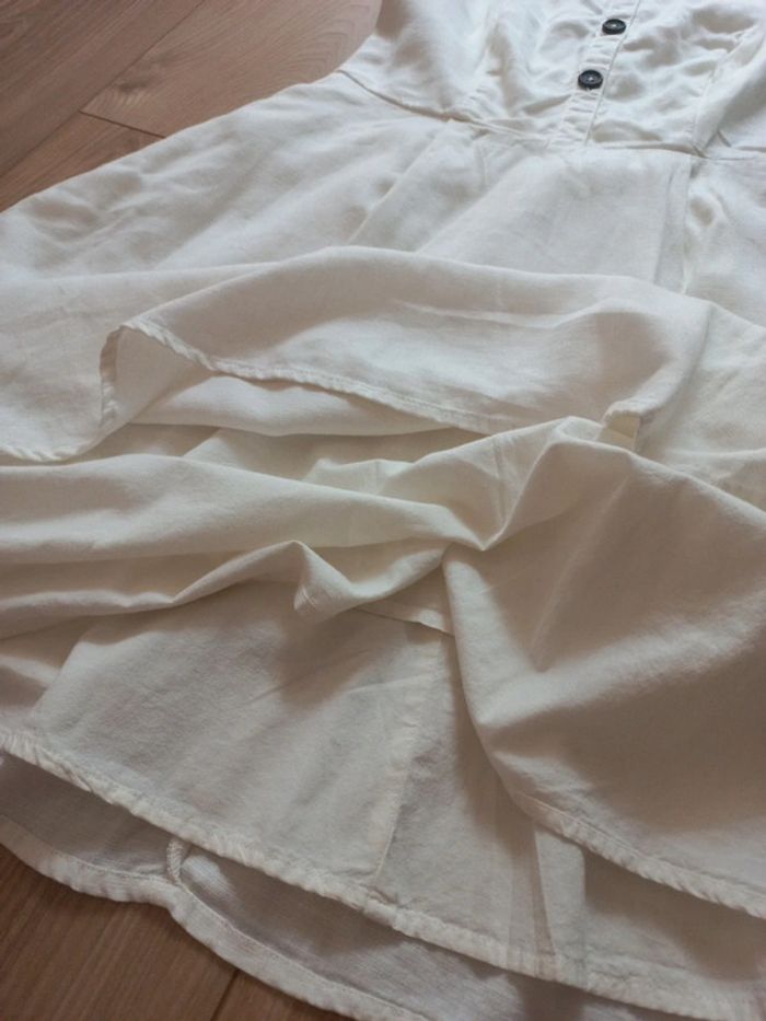 Robe beige/blanche taille 38 (France) - photo numéro 5