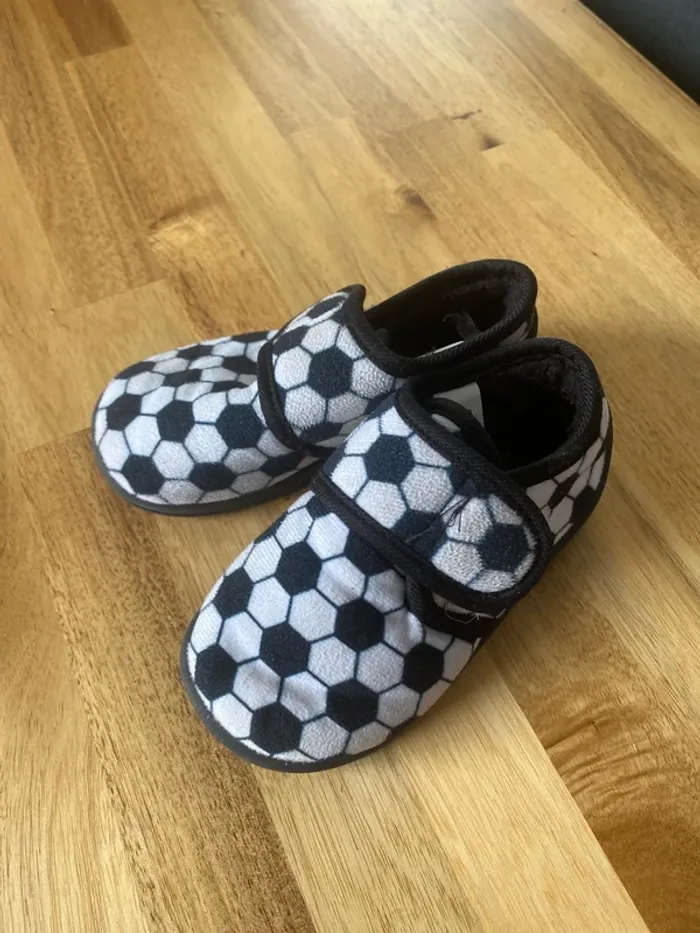 Chaussons taille 22 - photo numéro 3