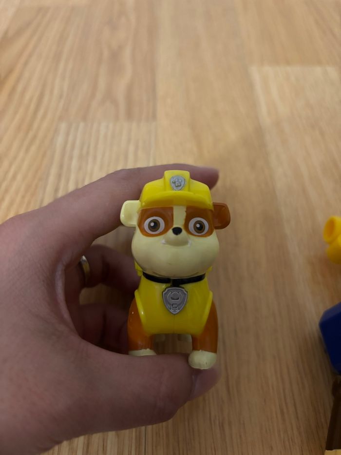 Lot figurines pat patrouille avec sac à dos/lanceur - photo numéro 3