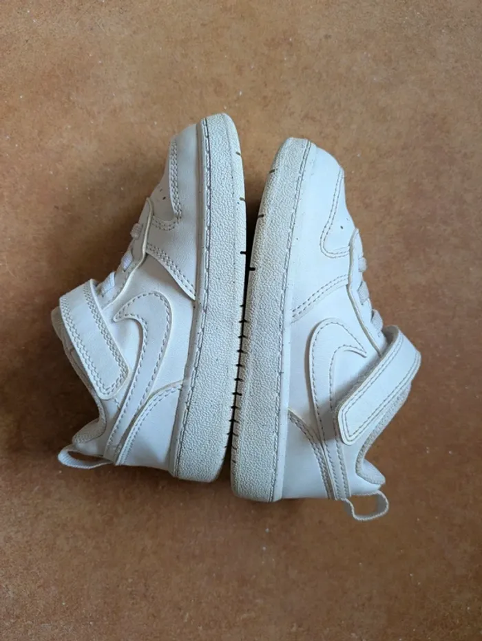 Baskets blanches Nike P.23,5 - photo numéro 2