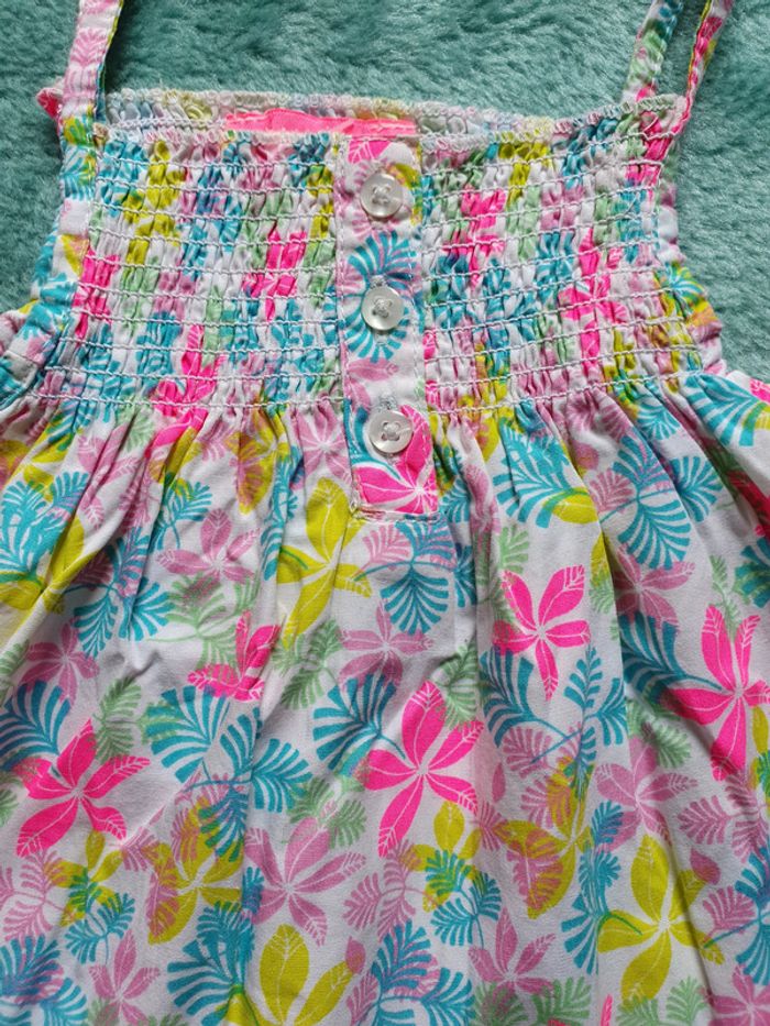 Tres jolie robe 6 mois - photo numéro 2