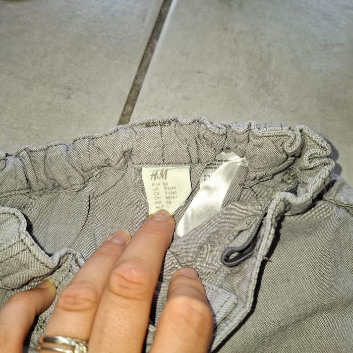 Lot #22 -  1 short et 2 pantalons été 9 mois Orchestra, H&M et Kiabi - photo numéro 4