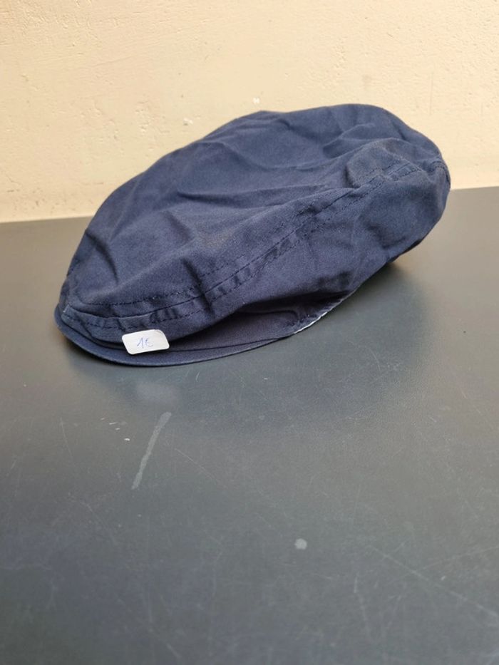 Casquette bleue marine