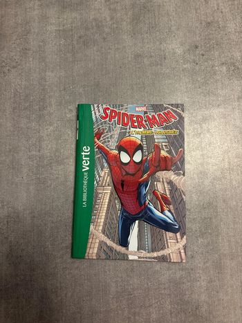 Livre la bibliothèque, verte, Marvel, Spiderman,l homme araignee