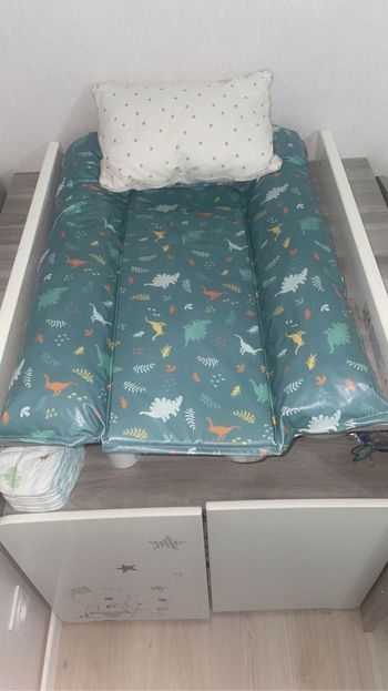 Lit bébé + commodes de rangement et de change