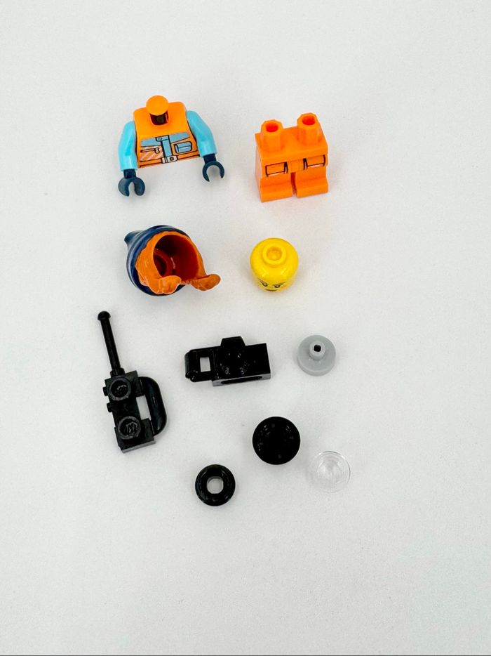 Lego Figurines City : Arctique, Exploratrice Photographe Coordinatrice - NEUF - photo numéro 7