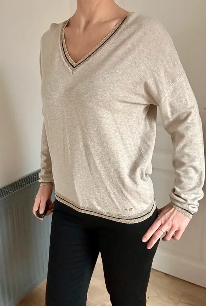 Pull beige col V avec liseré Les Petites Bombes (LPB)taille 36 - 38 - photo numéro 5