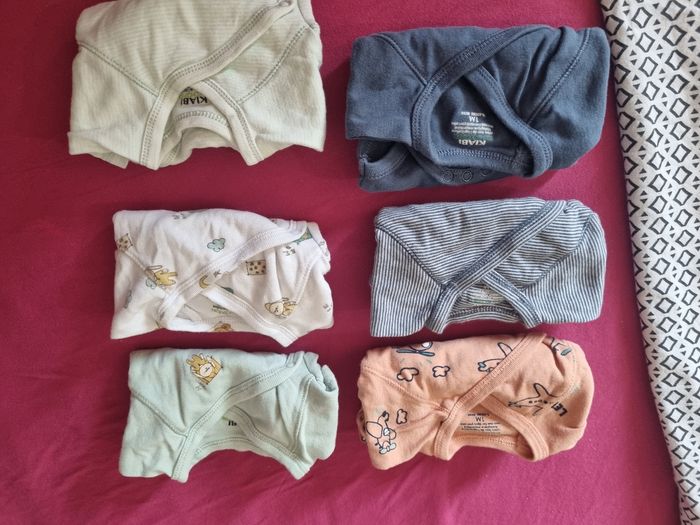 Lot 6 bodys manches courtes - photo numéro 2