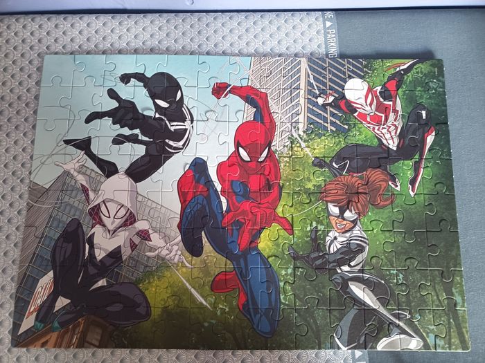 Puzzle spiderman