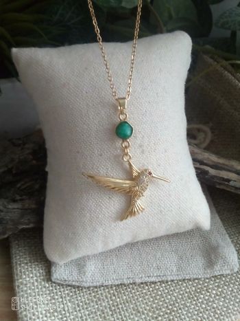 Collier pierre d'émeraude et pendentif colibri
