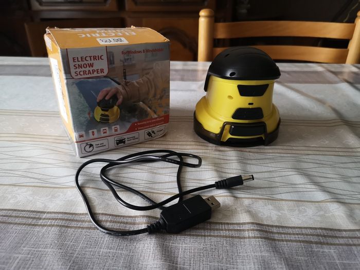 Grattoir à glace électrique