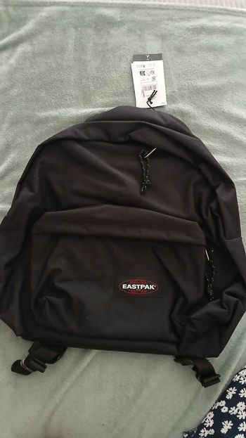 Sac à dos eastpak neuf 24L
