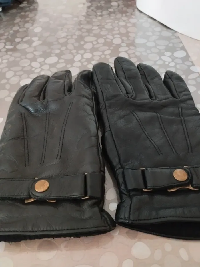 Paires de gants taille 9 tbe