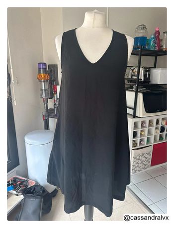 Robe longue noire Mango