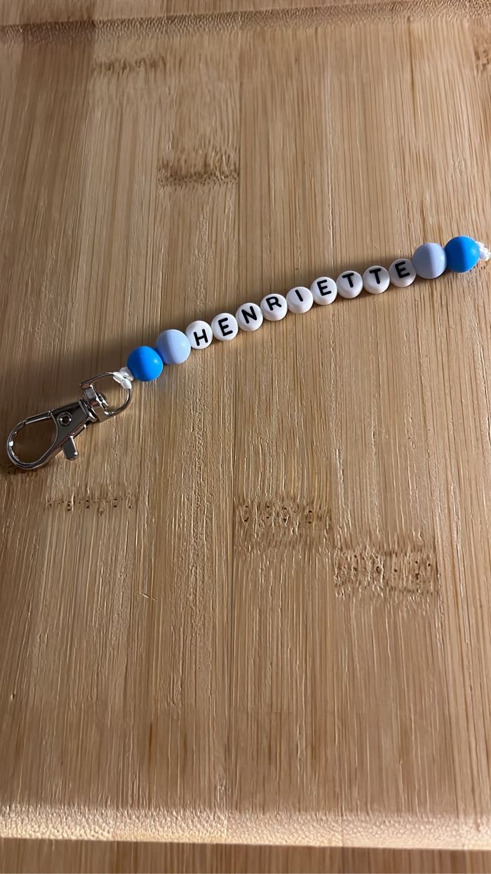 Porte clefs ou bijoux de sac  en perles acrylique en perles acrylique - photo numéro 4