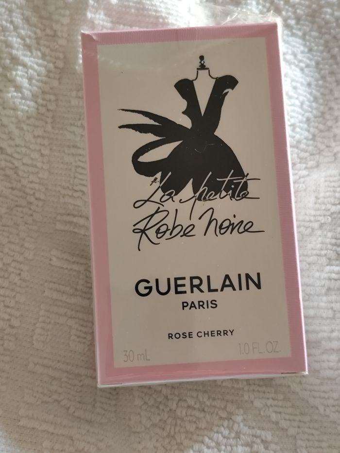 La petite robe noire Guerlain - photo numéro 5