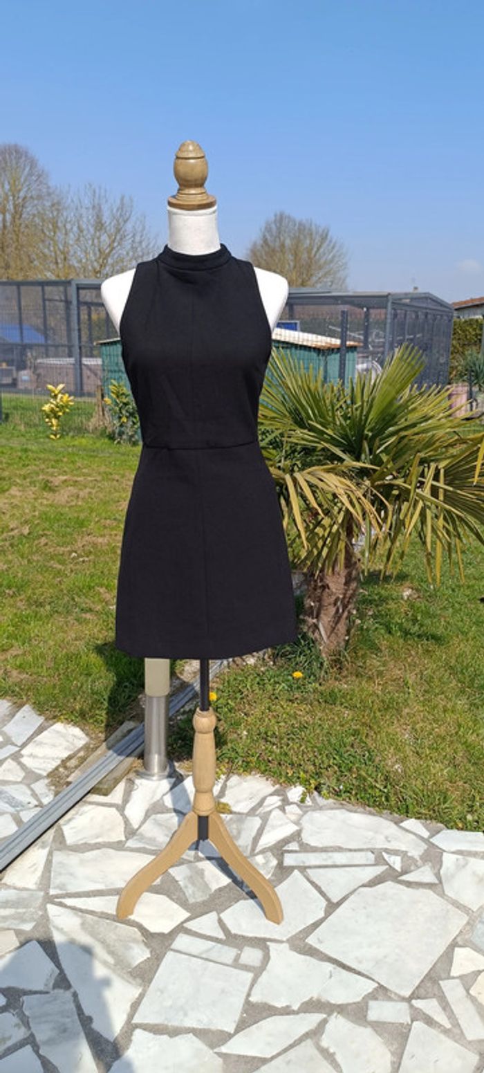 Robe Zara taille M dos ouvert noire - photo numéro 2