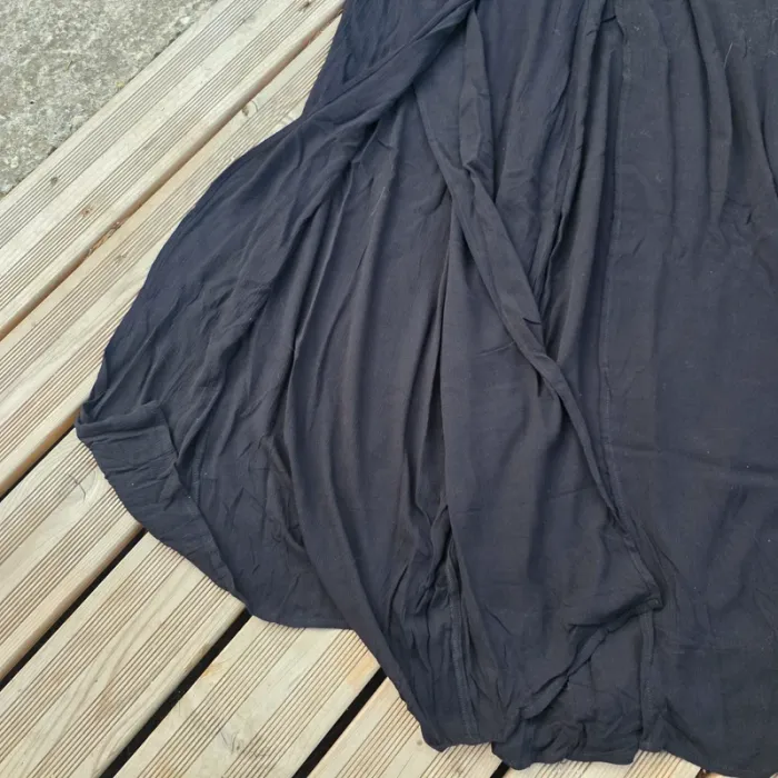 Pantalon ouvert aux jambes - photo numéro 2