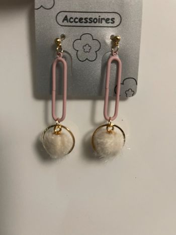 Boucles d’oreille pompom fantaisie