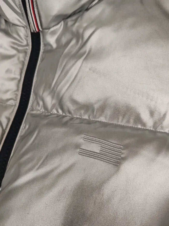 Doudoune matelassée Tommy Icons argentée – Taille M Femme – Bon état - photo numéro 8