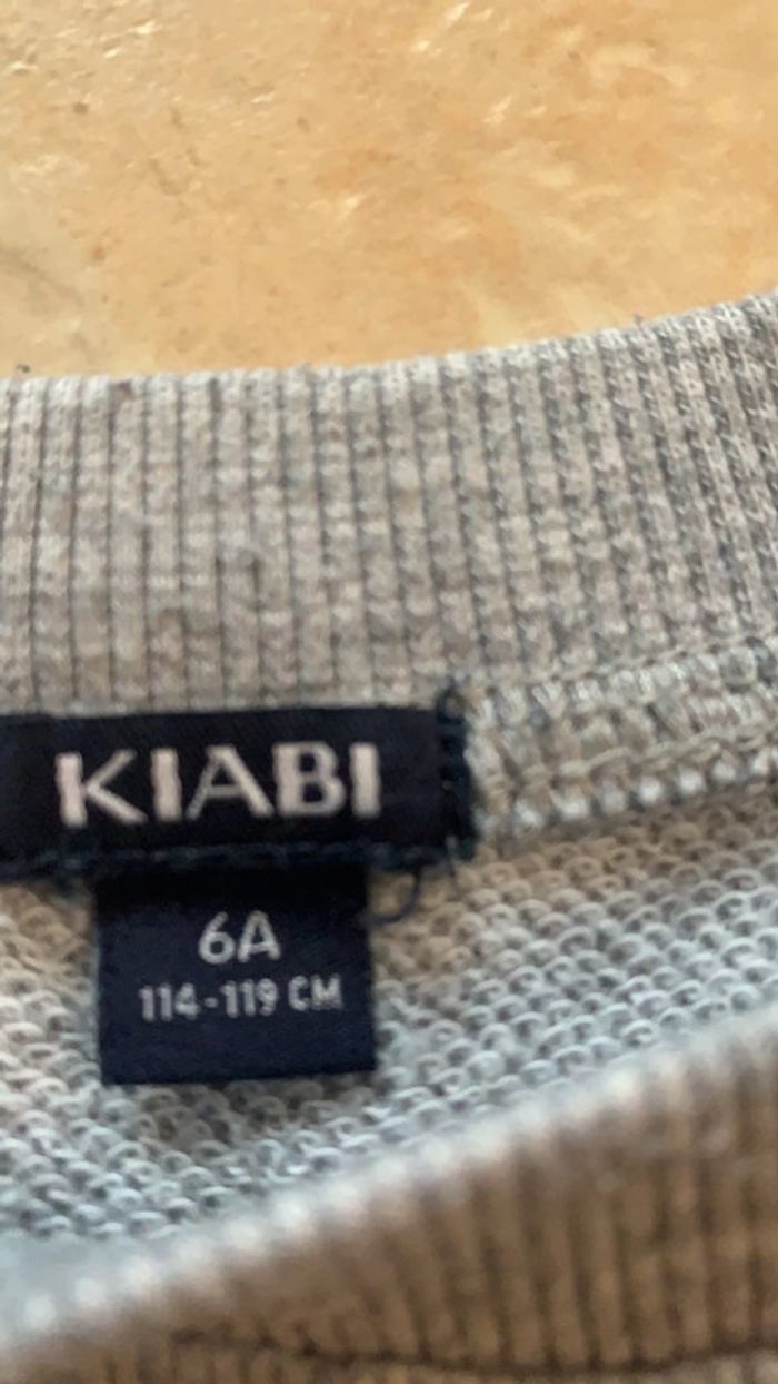 Sweat gris6 ans kiabi - photo numéro 3