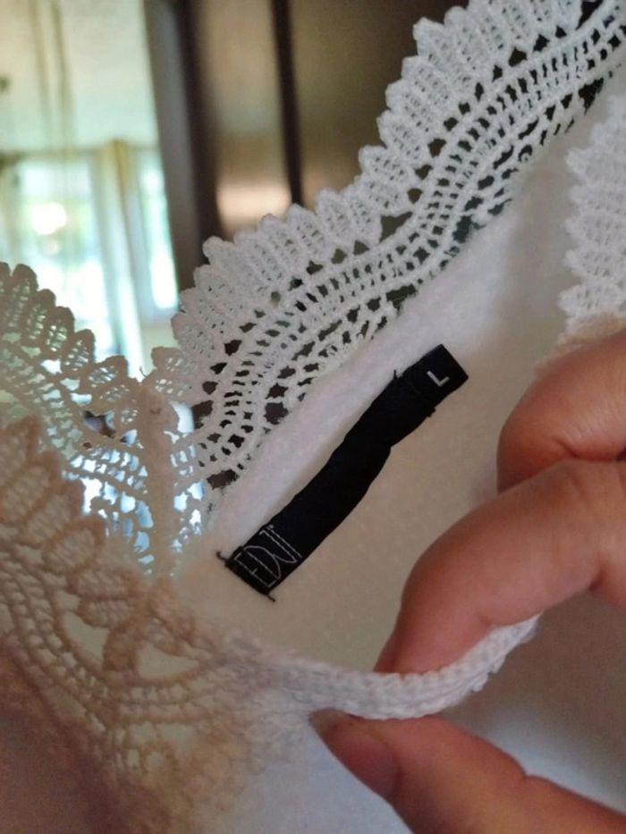 Pull blanc col v dentelle sweatshirt vintage L/40 - photo numéro 7