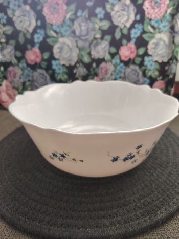 Saladier Arcopal motifs myosotis Veronica