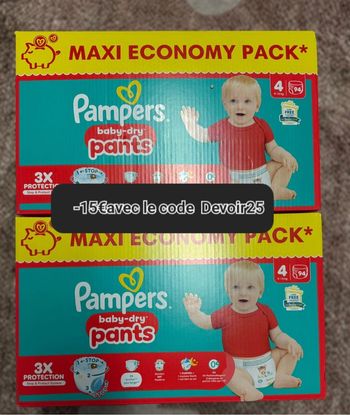 2 cartons de couches Pampers taille 4