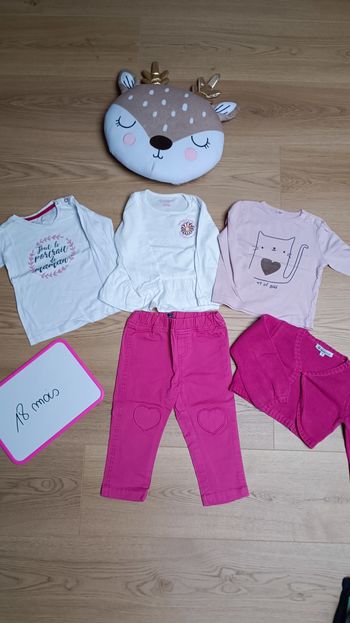 Pantalon, 3 t-shirts et gilet 18 mois