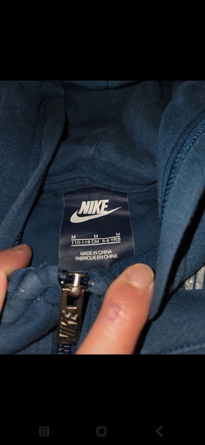 Veste nike 5/6 ans - photo numéro 3