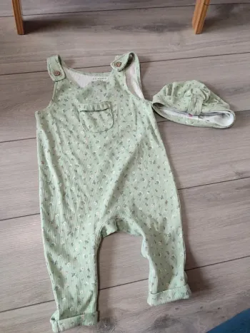 Salopette et turban fleur Primark 6-9 mois très bon état