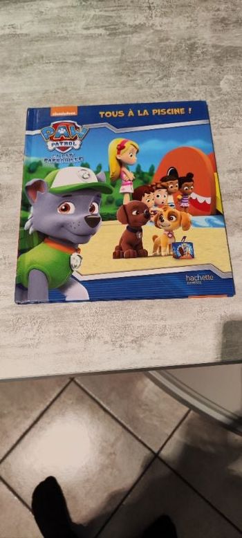 Livre Pat patrouille Tous à la piscine
